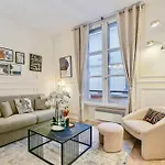 Place Des Vosges - Marais - Prime Location