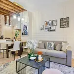 Place Des Vosges - Marais - Prime Location