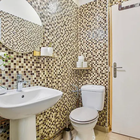 Place Des Vosges - Marais - Prime Location Apartment